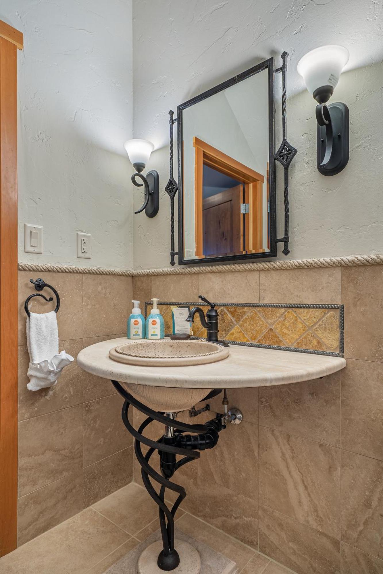 Parkland301 Sunlit 2,000 Ft² Penthouse With Mtn View Appartement Canmore