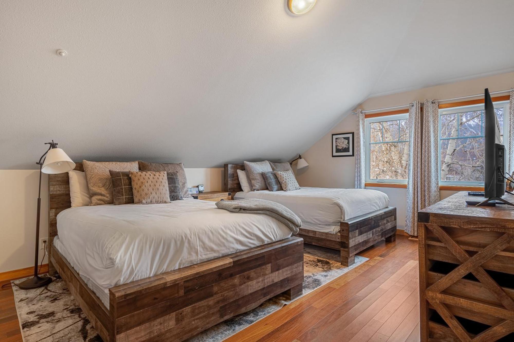 Parkland301 Sunlit 2,000 Ft² Penthouse With Mtn View Appartement Canmore